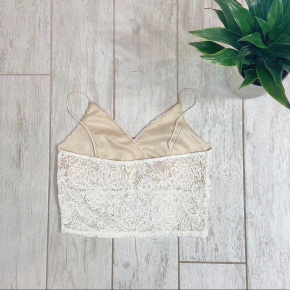 White lace crop top - Picture 3 of 3